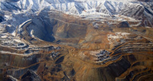 Porphyry Copper Deposits: The Magmatic-Hydrothermal Giants of Economic Geology Bingham Canyon porphyry copper mine open pit Utah USA