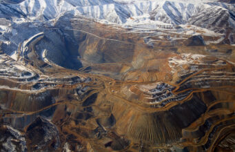 Porphyry Copper Deposits: The Magmatic-Hydrothermal Giants of Economic Geology Bingham Canyon porphyry copper mine open pit Utah USA
